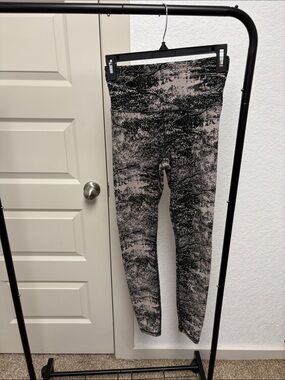 Athleta Black and White Marbled High-Rise Leggings